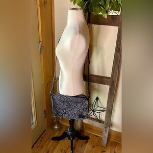 💥Nike Reversible Crossbody: purple to black/white💥 NWOT